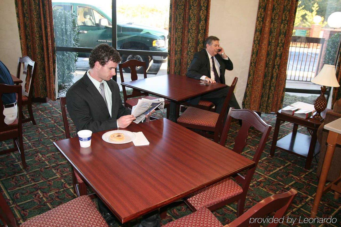 格林维尔/旅行者休憩汉普顿酒店 特拉弗勒斯雷斯特 餐厅 照片